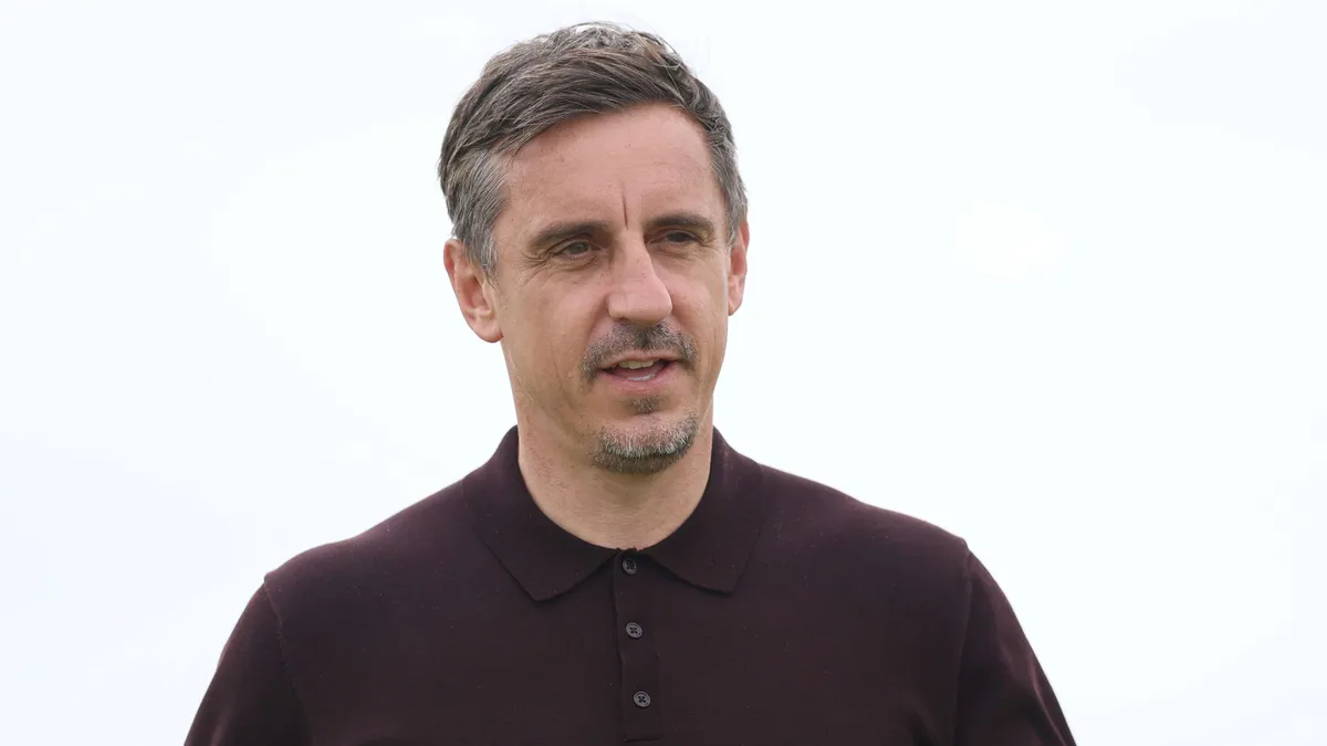 Neville bije na alarm: „Premier League jest przeciągana przez błoto”