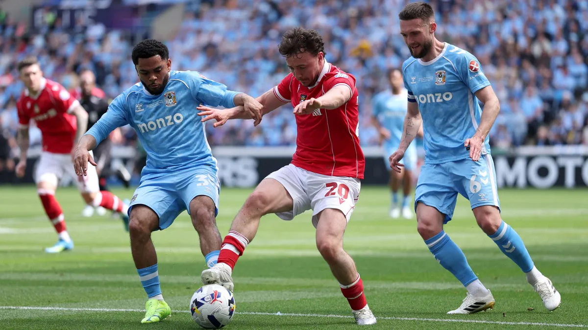 Dramat w Wrexham! Czerwone Smoki walczą o play-offy do ostatniej sekundy