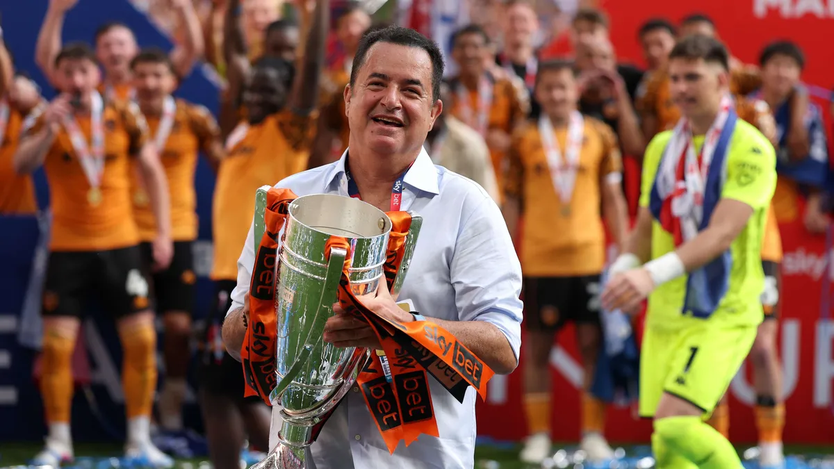 Właściciel Hull City przerywa milczenie. Acun Ilicali dementuje plotki transferowe