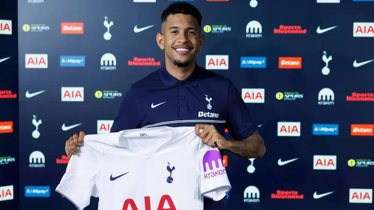 Magiczny debiut Savio! Tottenham rozbija Charlton w Carabao Cup
