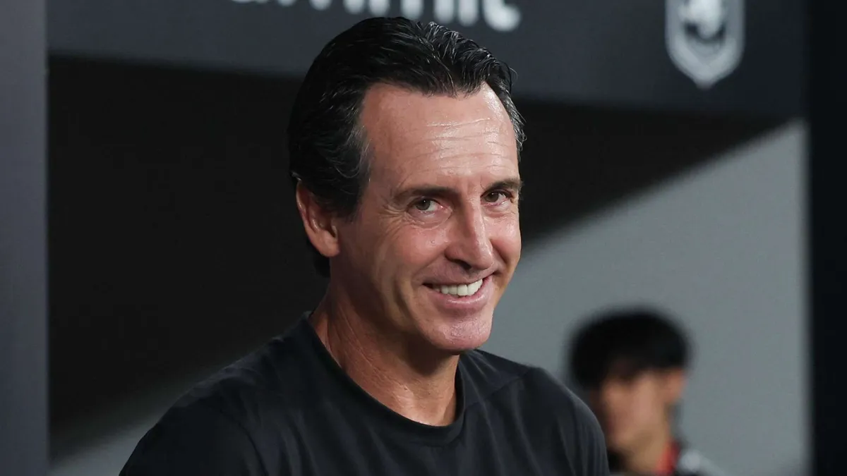 Zastrzyk gotówki dla Aston Villi przed starciem z PSG. Emery rusza na łowy transferowe