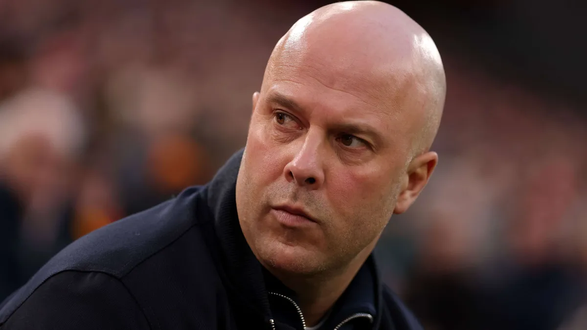 Merson brutalnie ostrzega Slota: Bez trofeów w Liverpoolu trafisz do Tottenhamu!