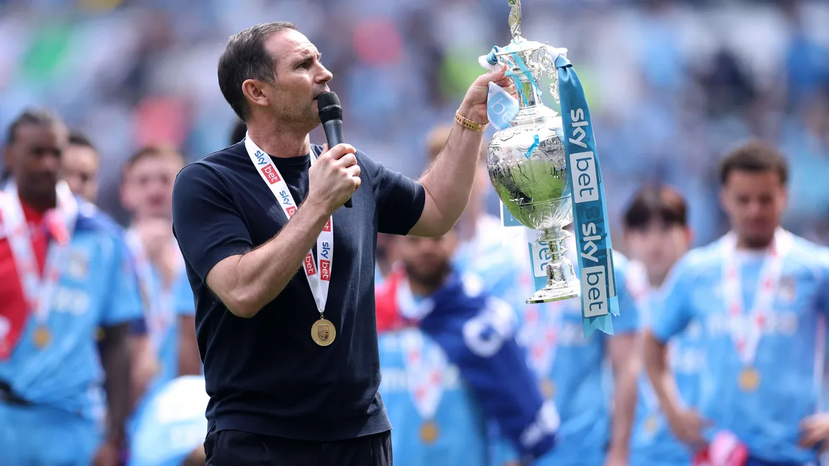 Lampard zapowiada błyskawiczną ofensywę transferową Coventry po triumfie w Championship!