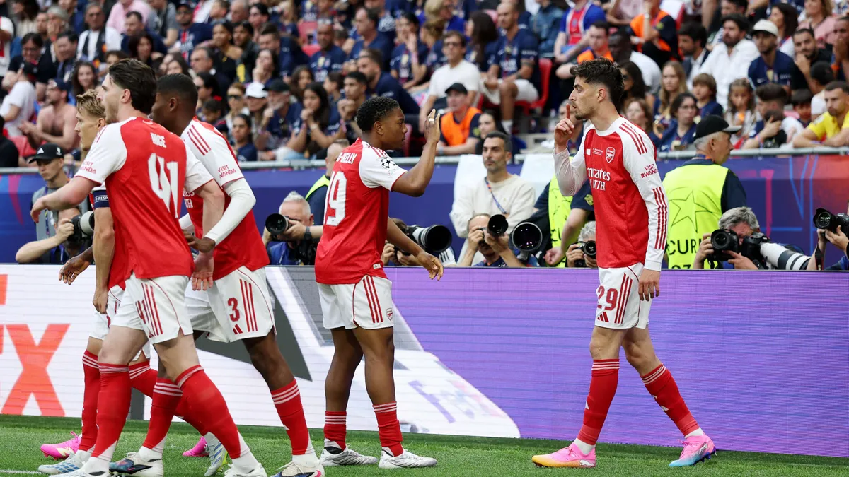 Scholes ostrzega Arsenal: Sprzedaż wychowanka to błąd na miarę odejścia Welbecka