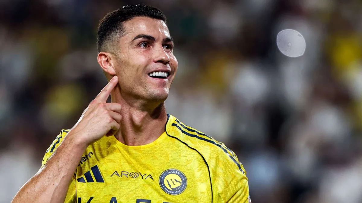 Śmiejący się Ronaldo nokautuje kibiców Al-Ahli gestem pięciu palców!