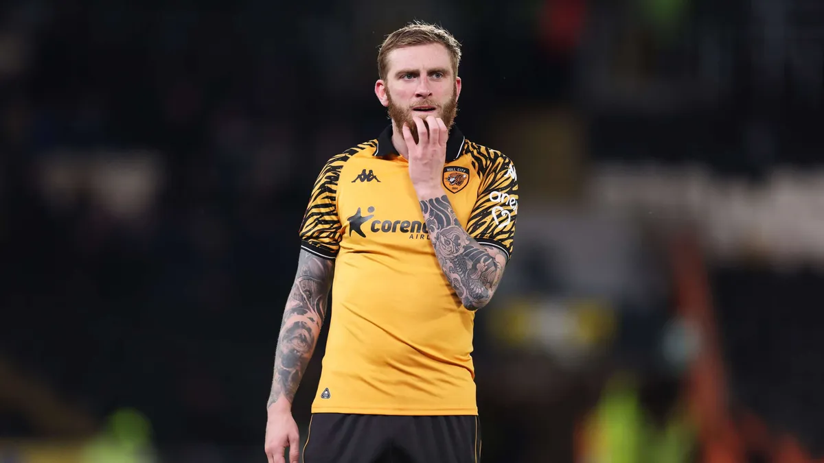 McBurnie rzyga na murawie! Kofeinowy żel wywołał sensację w starciu Hull z Portsmouth