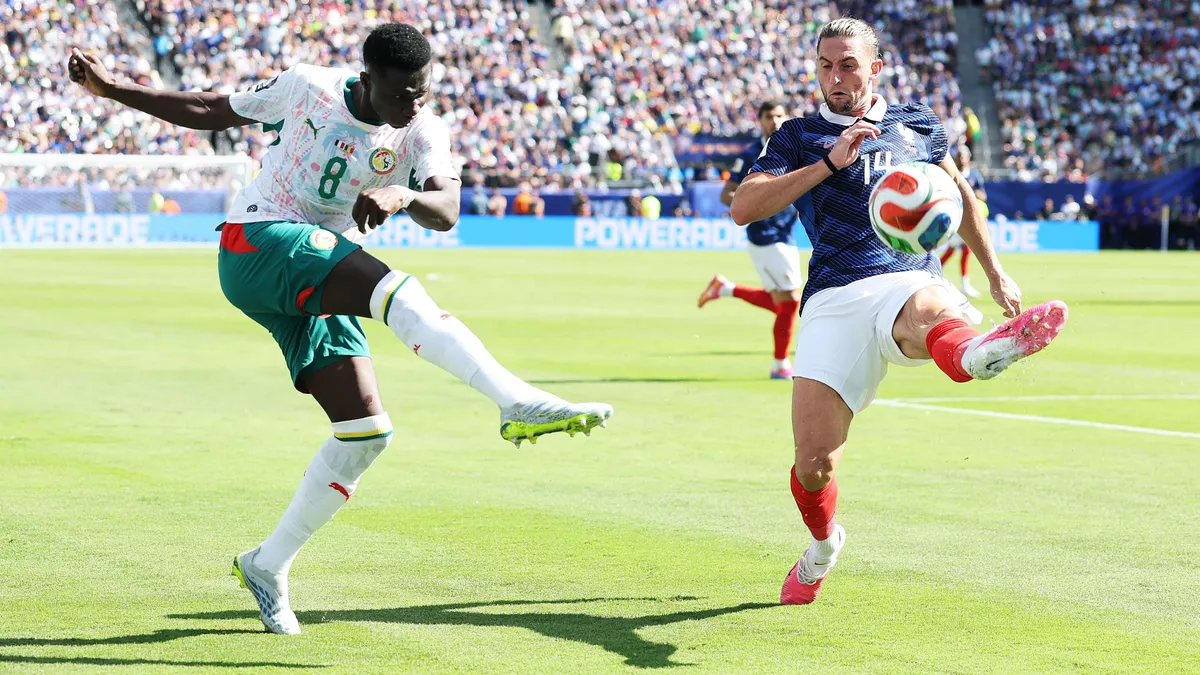Skandal murawowy w USA. Adrien Rabiot wściekły po meczu Francji: „To nie była trawa, lecz sztuczny twór”