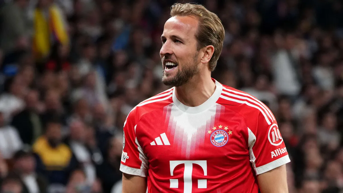 Kane buduje 'Pałac Buckingham' za 20 mln funtów! Powrót do Anglii z przytupem