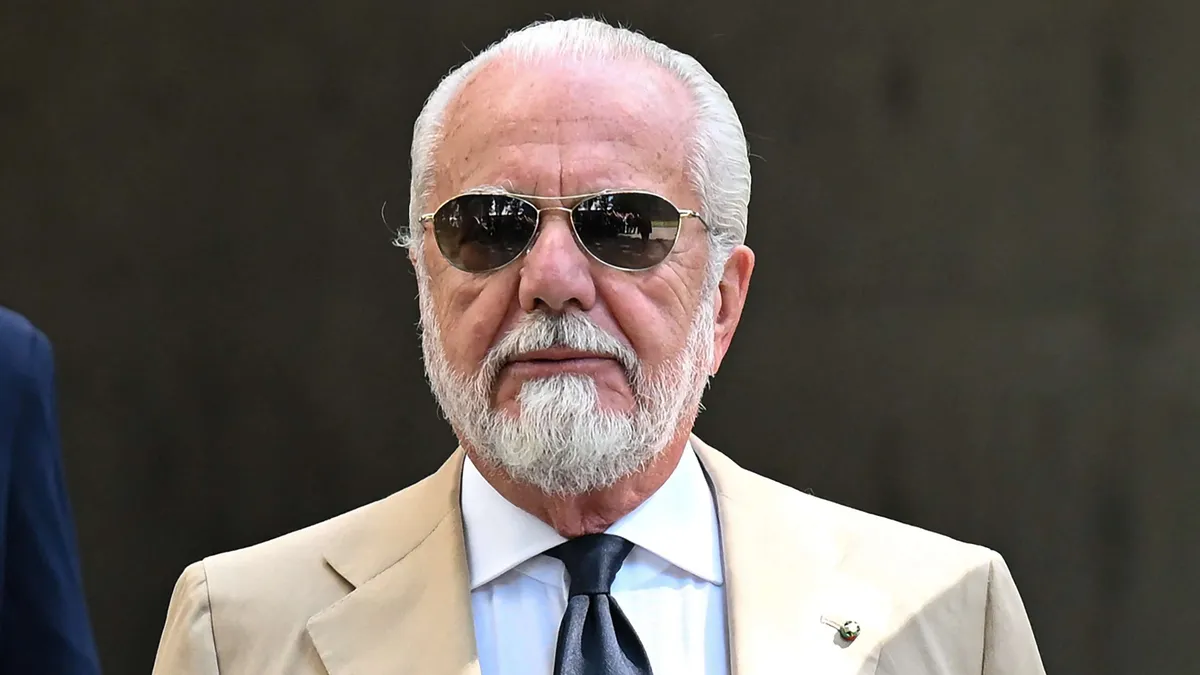 Bez kartek i mecze po 50 minut: Prezydent Napoli chce zrewolucjonizować piłkę nożną!