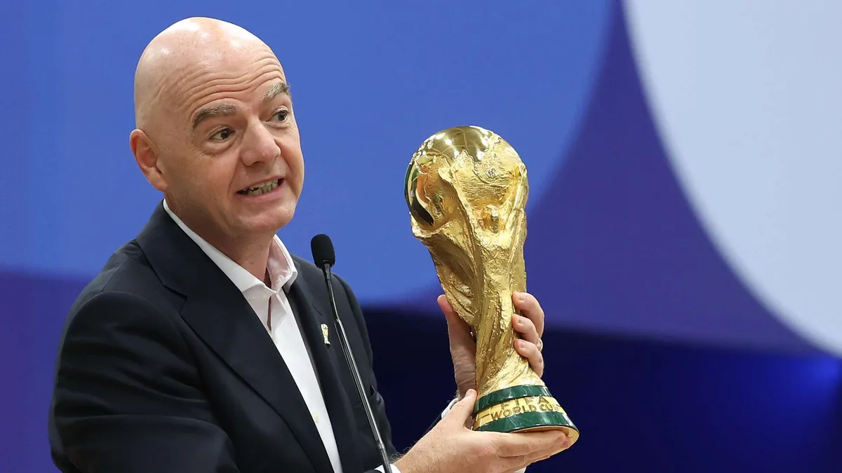 Wojna domowa w świecie futbolu: FIFPRO ostro przeciwko planom Gianniego Infantino