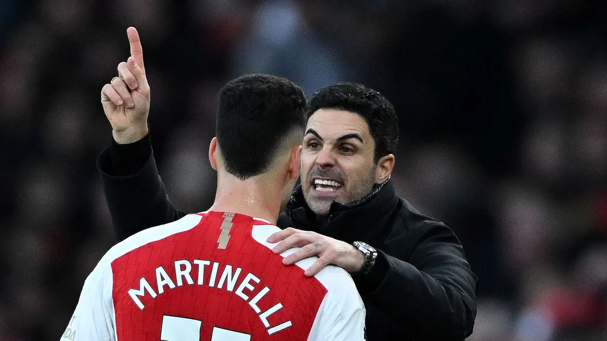 Arsenal rozpoczyna od mocnego uderzenia, ale nad przyszłością gwiazd zbierają się czarne chmury