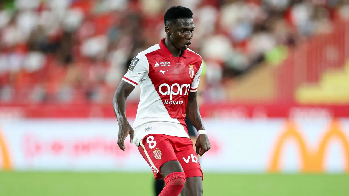 Trzęsienie ziemi na Stamford Bridge: Enzo Fernandez w Manchesterze City, Lamine Camara następcą