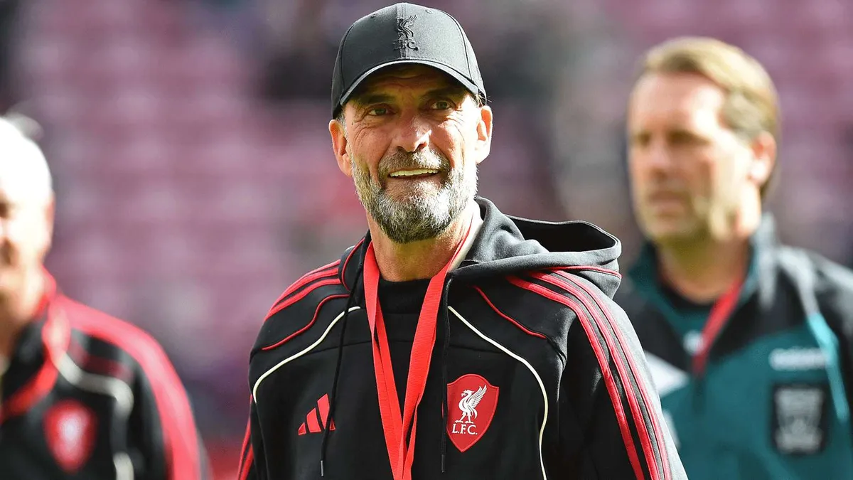 Koniec ery Arne Slota? Legenda Liverpoolu wskazuje następcę: „Trzeba rozbić bank dla Luisa Enrique”