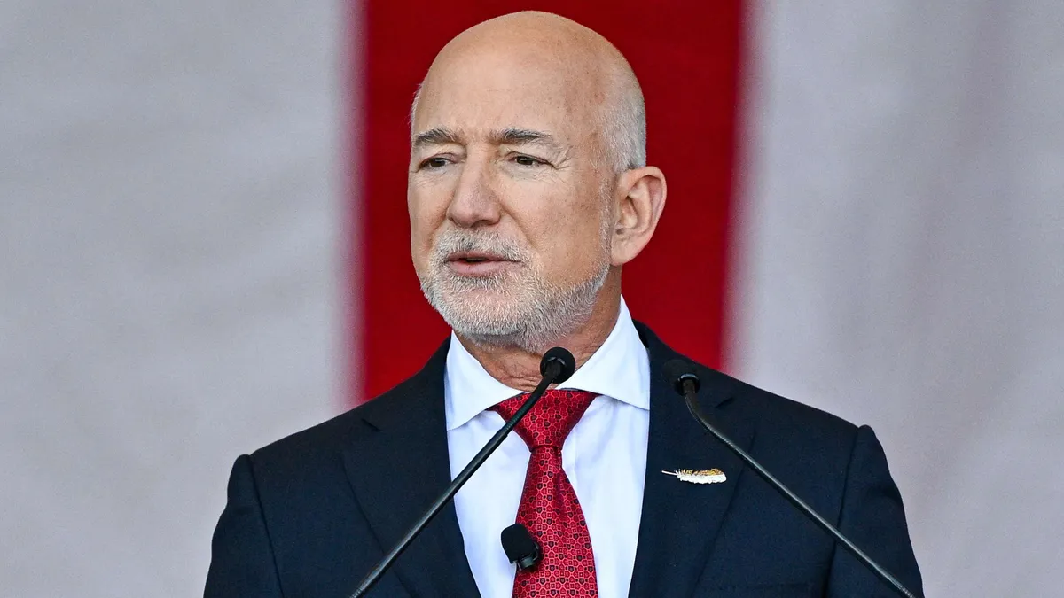 Jeff Bezos w Liverpoolu? Gigantyczne pieniądze mogą trafić na Anfield