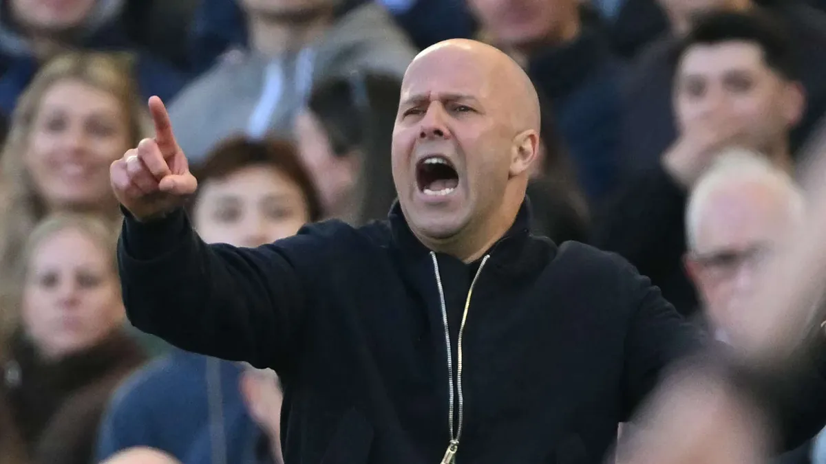 Liverpool w katastrofalnym kryzysie! Warnock ostrzega: 'Z PSG skończy się 10-0'