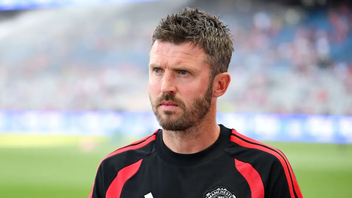 Czy Carrick to tylko „strażak”? Carragher stawia sprawę jasno: Manchesterowi United brakuje gwiezdnego pyłu