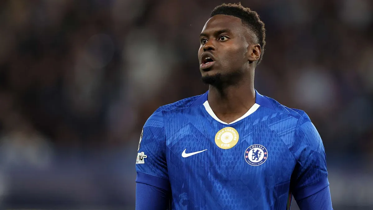 Wzmocnienie defensywy Napoli: Benoît Badiashile oficjalnie w Neapolu