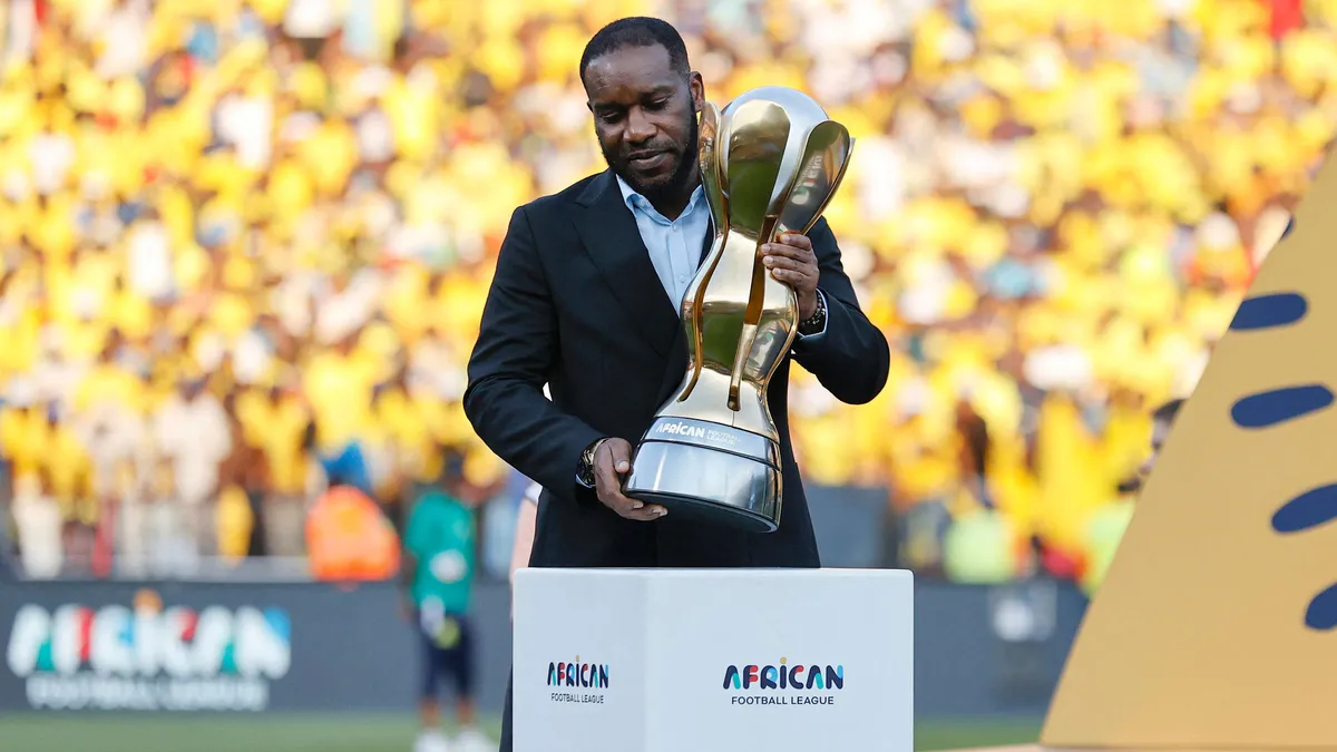 Jay-Jay Okocha rozstrzyga spór o GOAT. Wybrał między Messim a Ronaldo