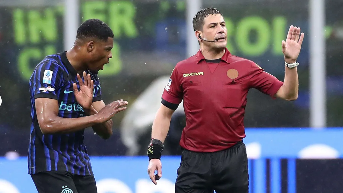 Skandal w Serie A: Zawieszony sędzia Manganiello dostaje promocję z 7/10 mimo blunderu z Interem!