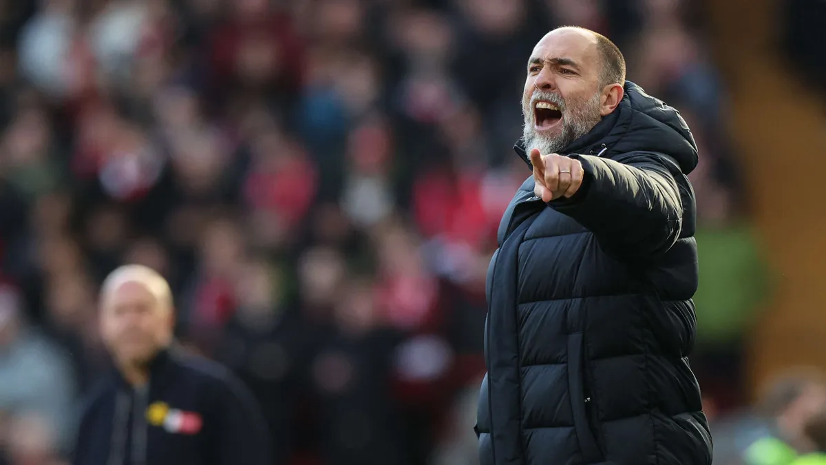 Tudor zalicza kompromitację! Pomylił współpracownika z Slotem przed starciem na Anfield