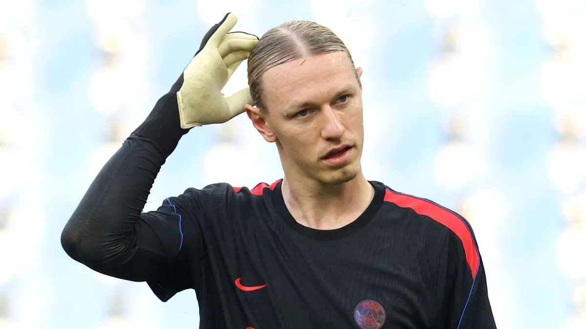 Kryzys w bramce PSG: Matwiej Safonow na wylocie? Luis Enrique przed trudną decyzją