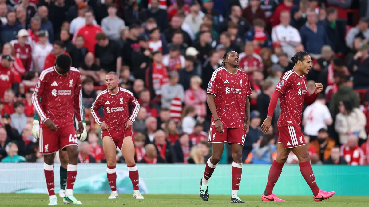 Liverpool rozpadł się po czerwonej kartce. City bezlitosne na Anfield