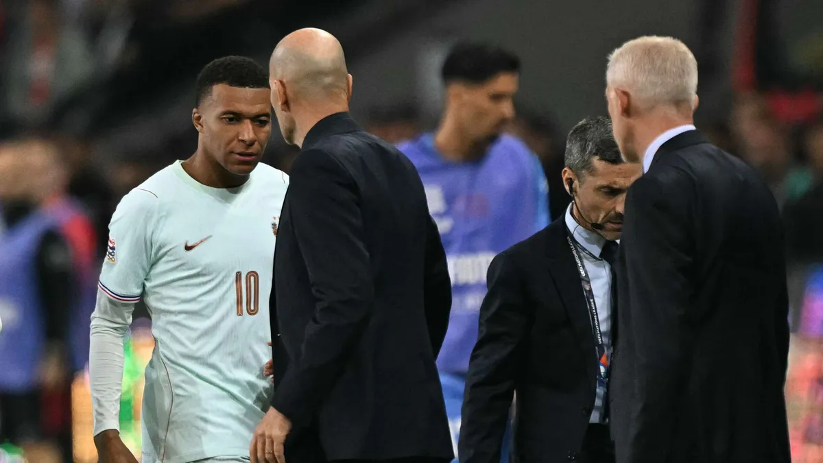 Zidane przełamał francuską klątwę. Zwycięski debiut, ale Mbappé zszedł z urazem